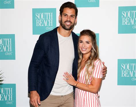 jesse james decker naked|Jessie James Decker shares throwback NUDE photo of husband。